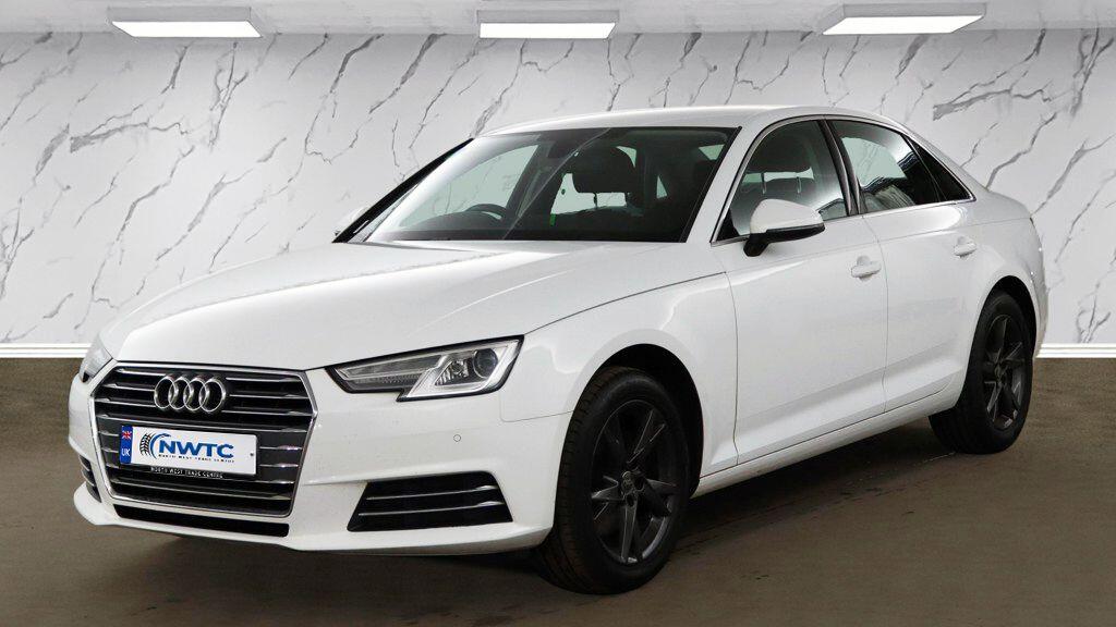 Audi A4 view 4