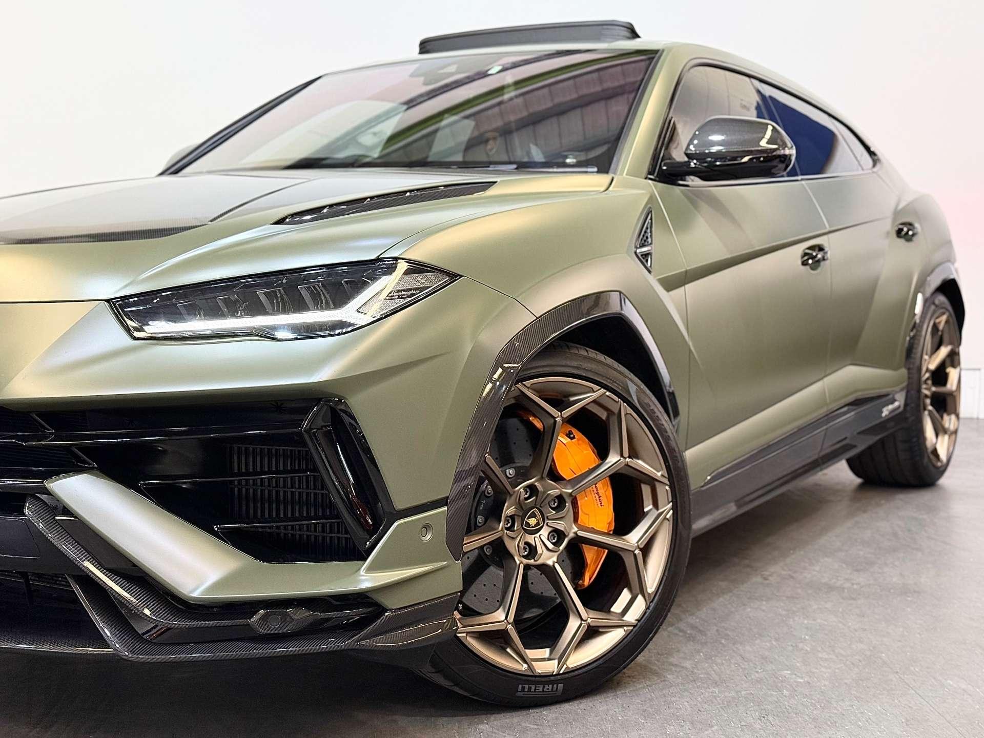 Lamborghini Urus view 15