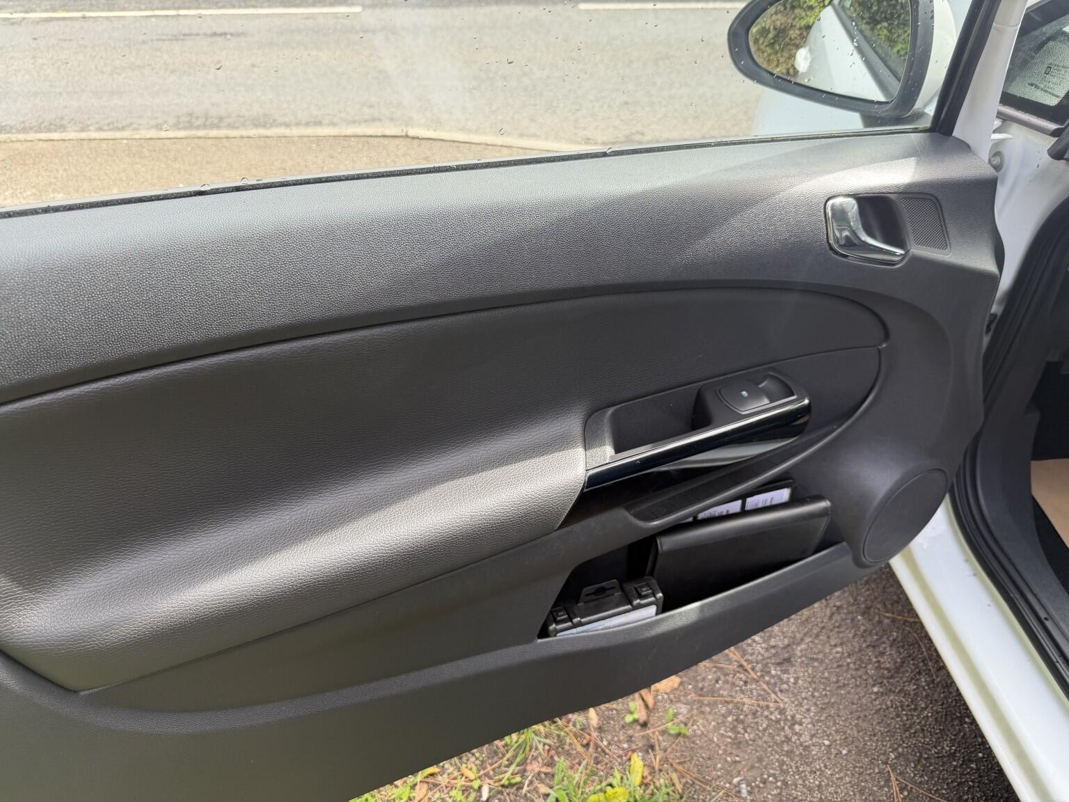 Vauxhall Corsa view 14