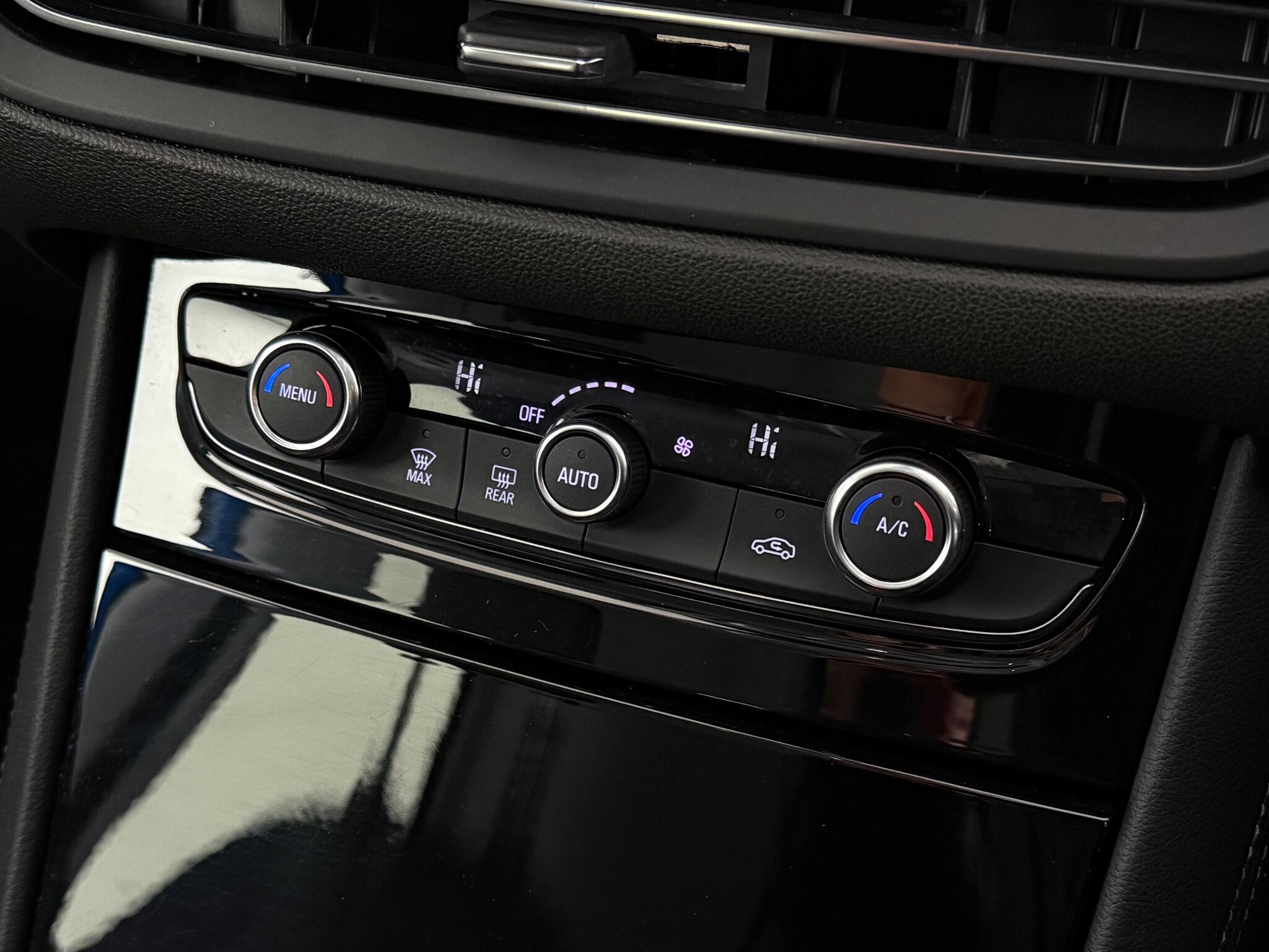 Vauxhall Grandland view 35