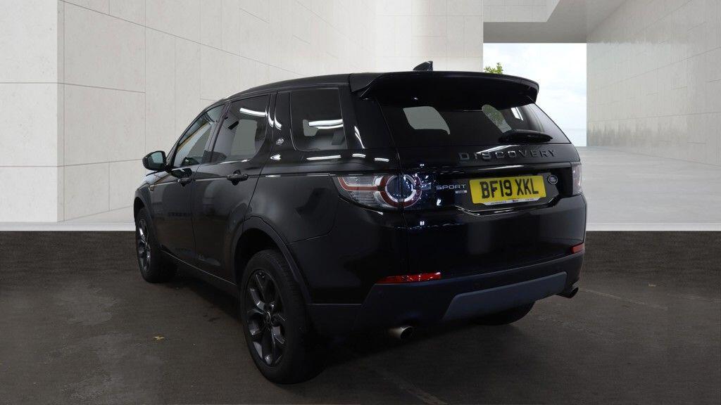 Land Rover Discovery Sport view 11