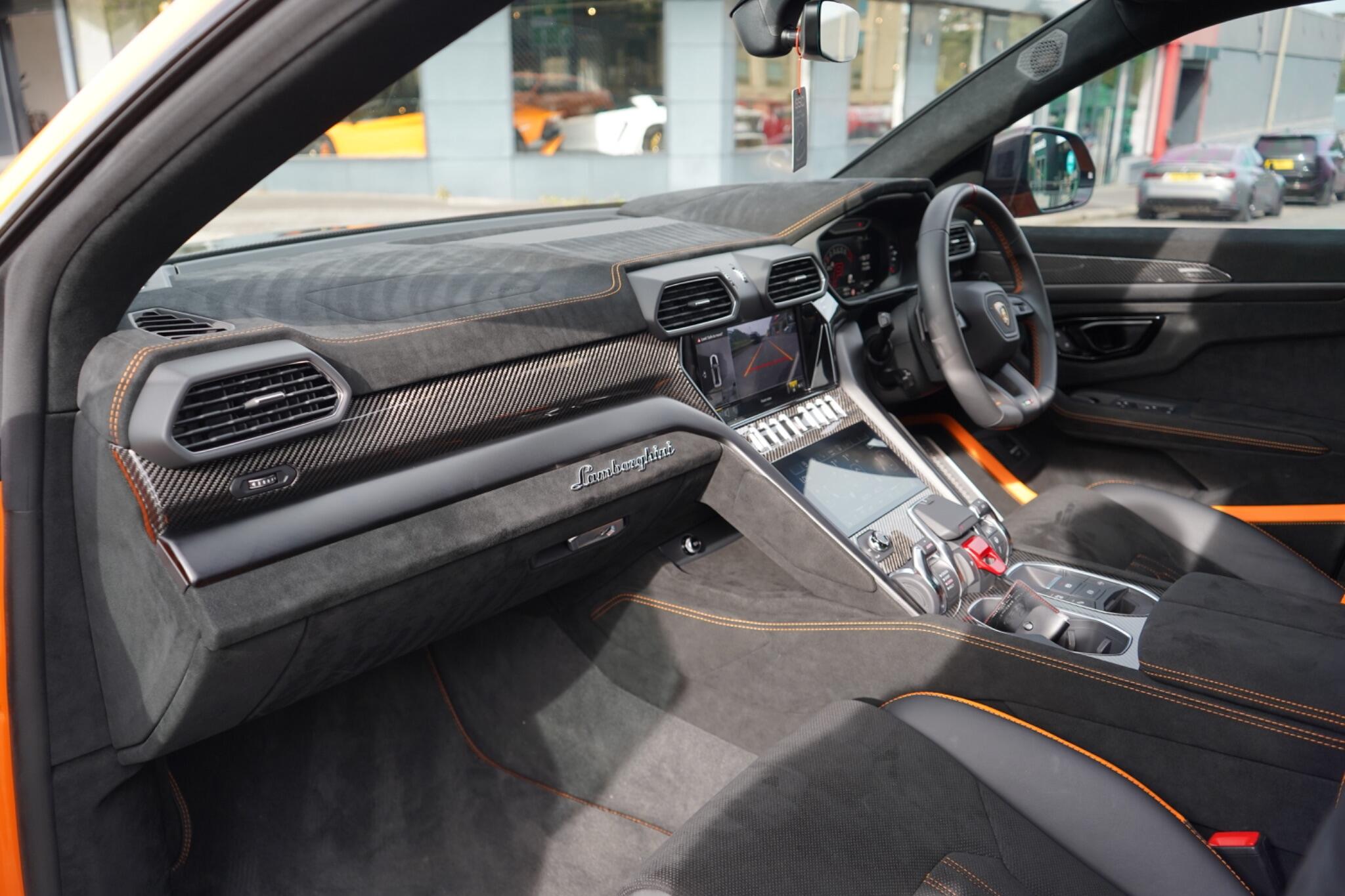 Lamborghini Urus view 25