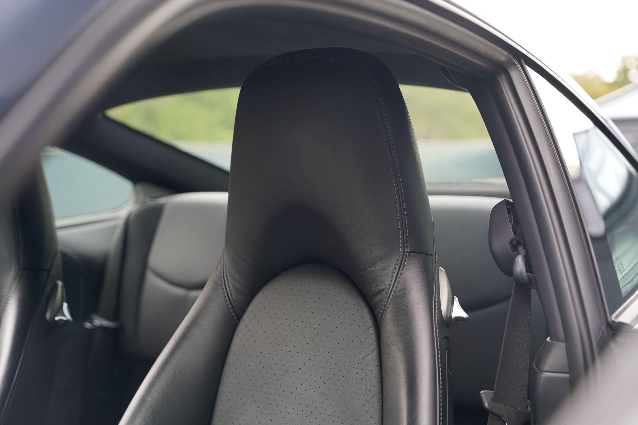 Porsche 911 view 18
