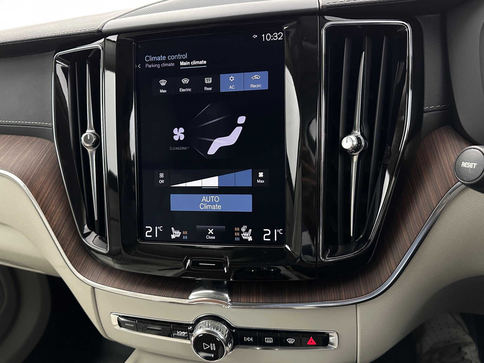 Volvo XC60 view 26