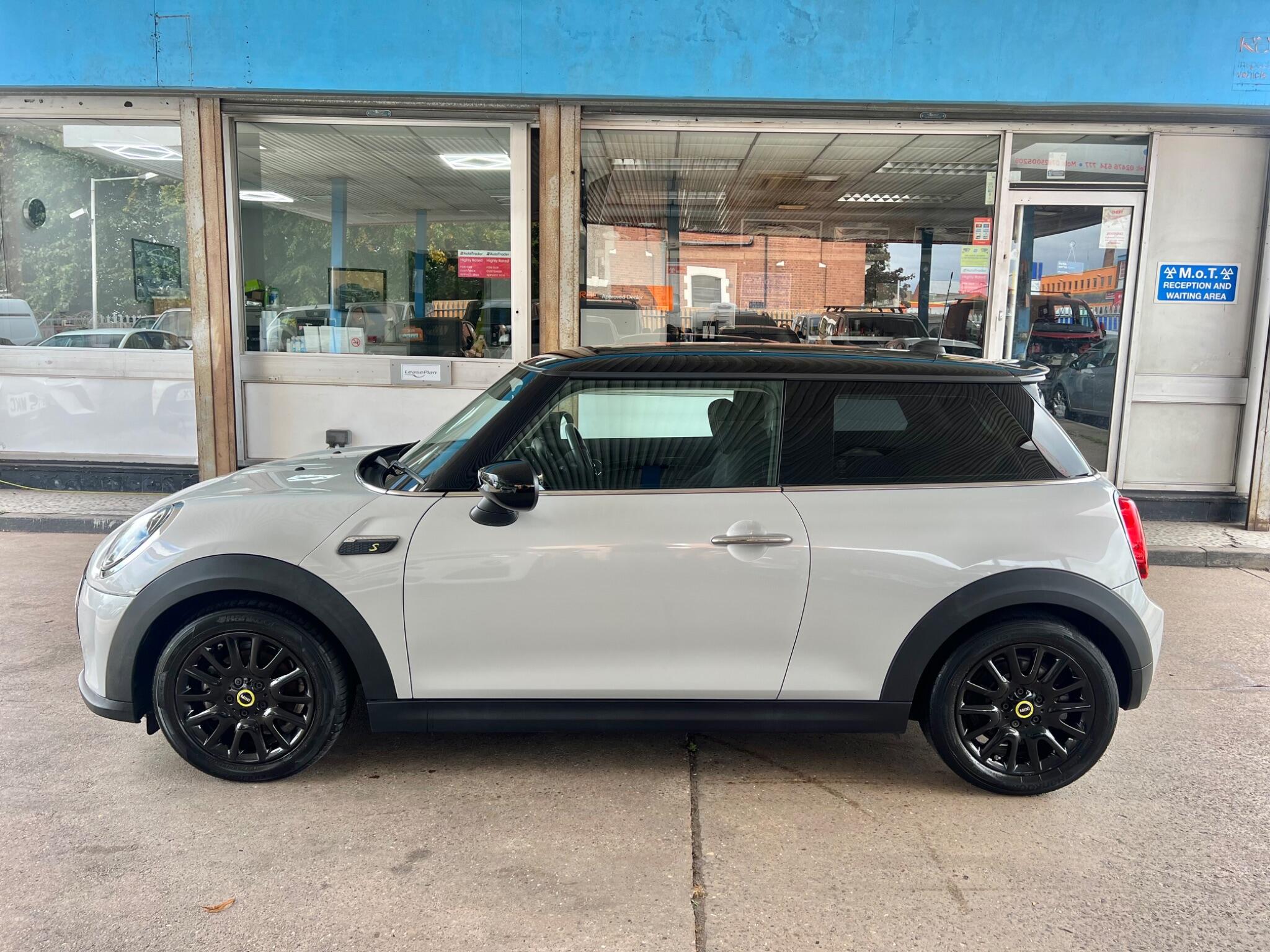 Mini Electric Hatch view 16