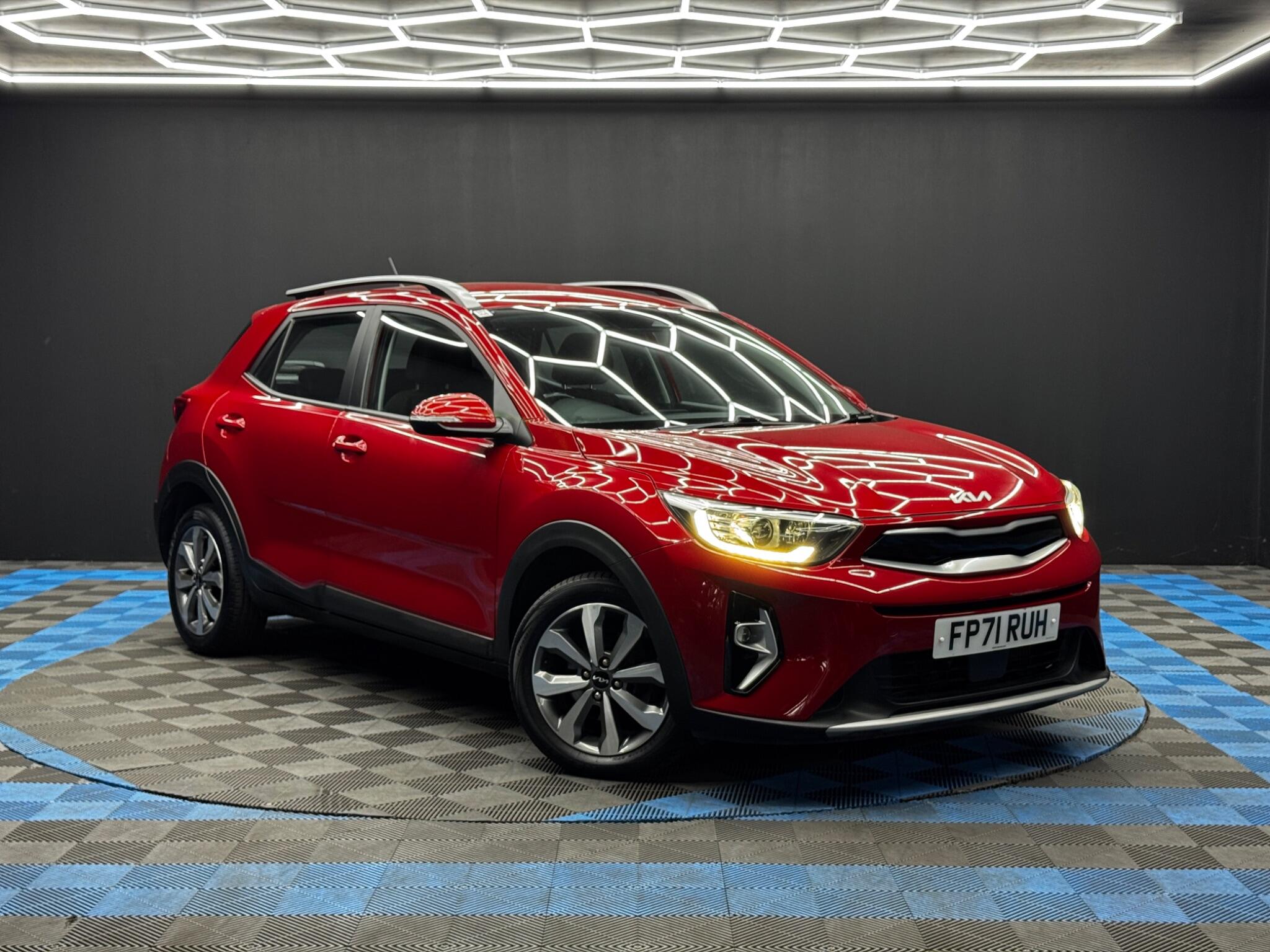 2022 Kia Stonic in Red for sale