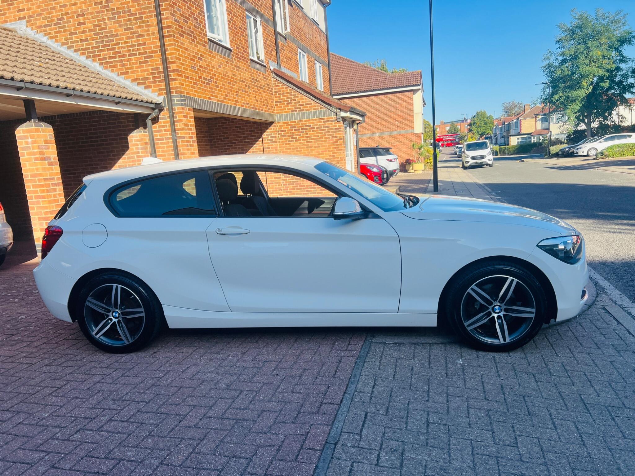 BMW 1 Series view 23