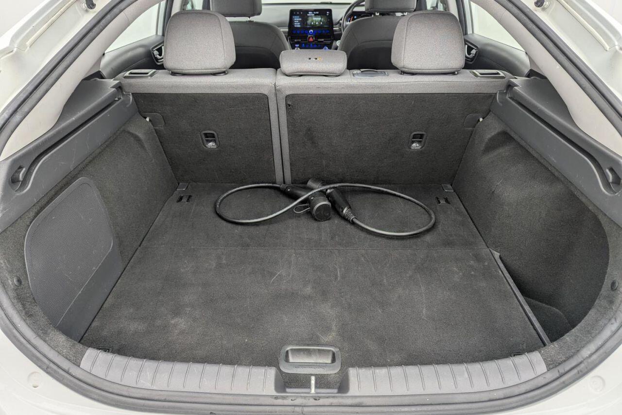 Hyundai Ioniq view 19