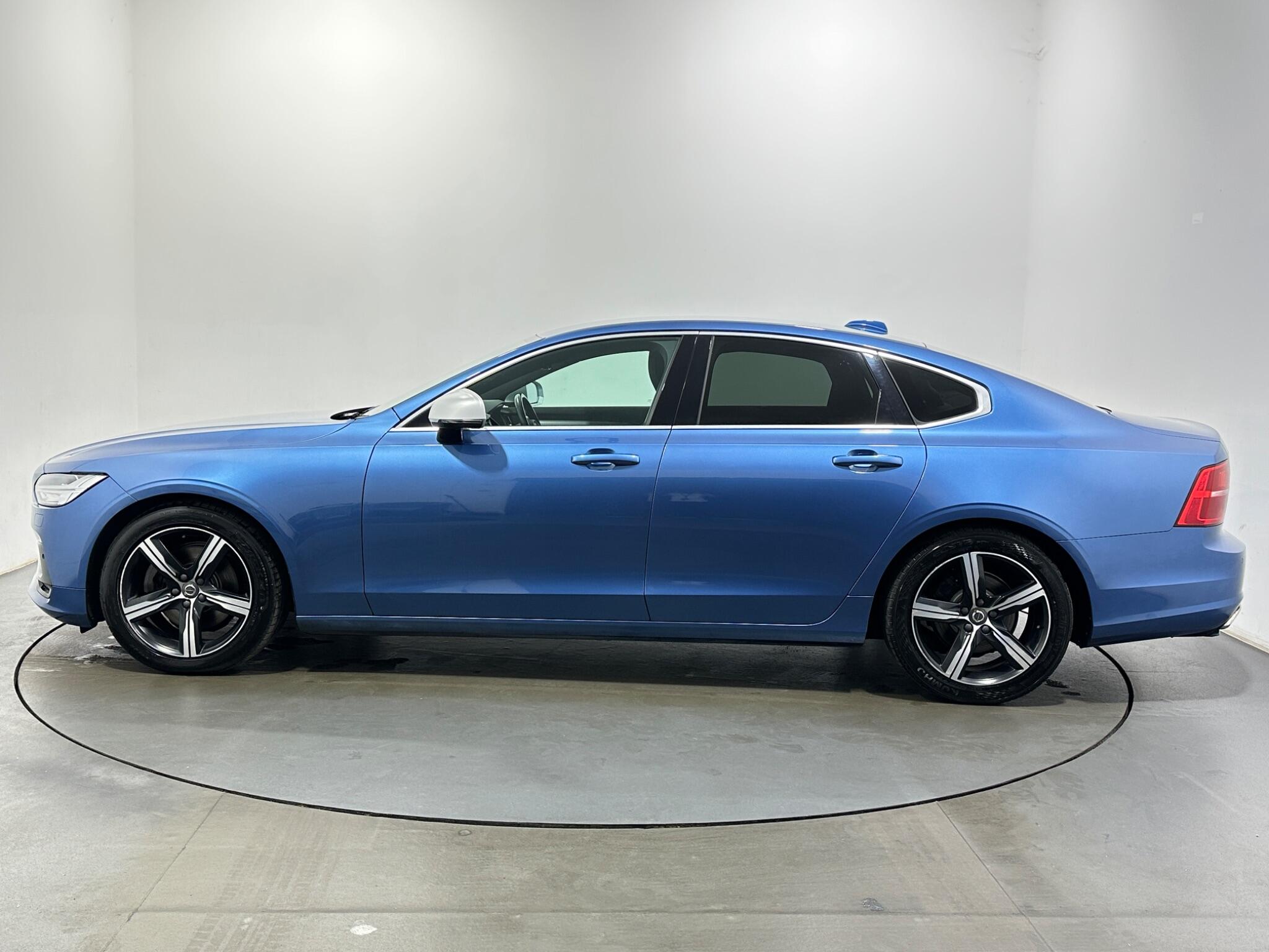 Volvo S90 view 5