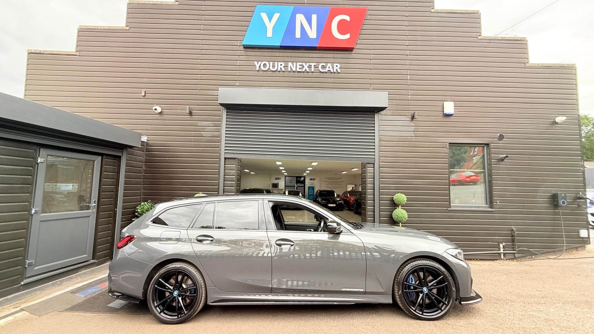 BMW 3 Series view 31