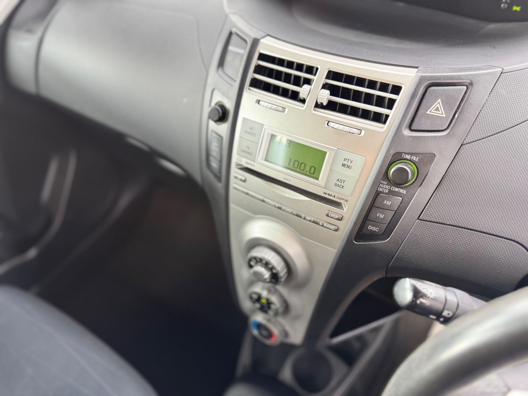 Toyota Yaris view 33