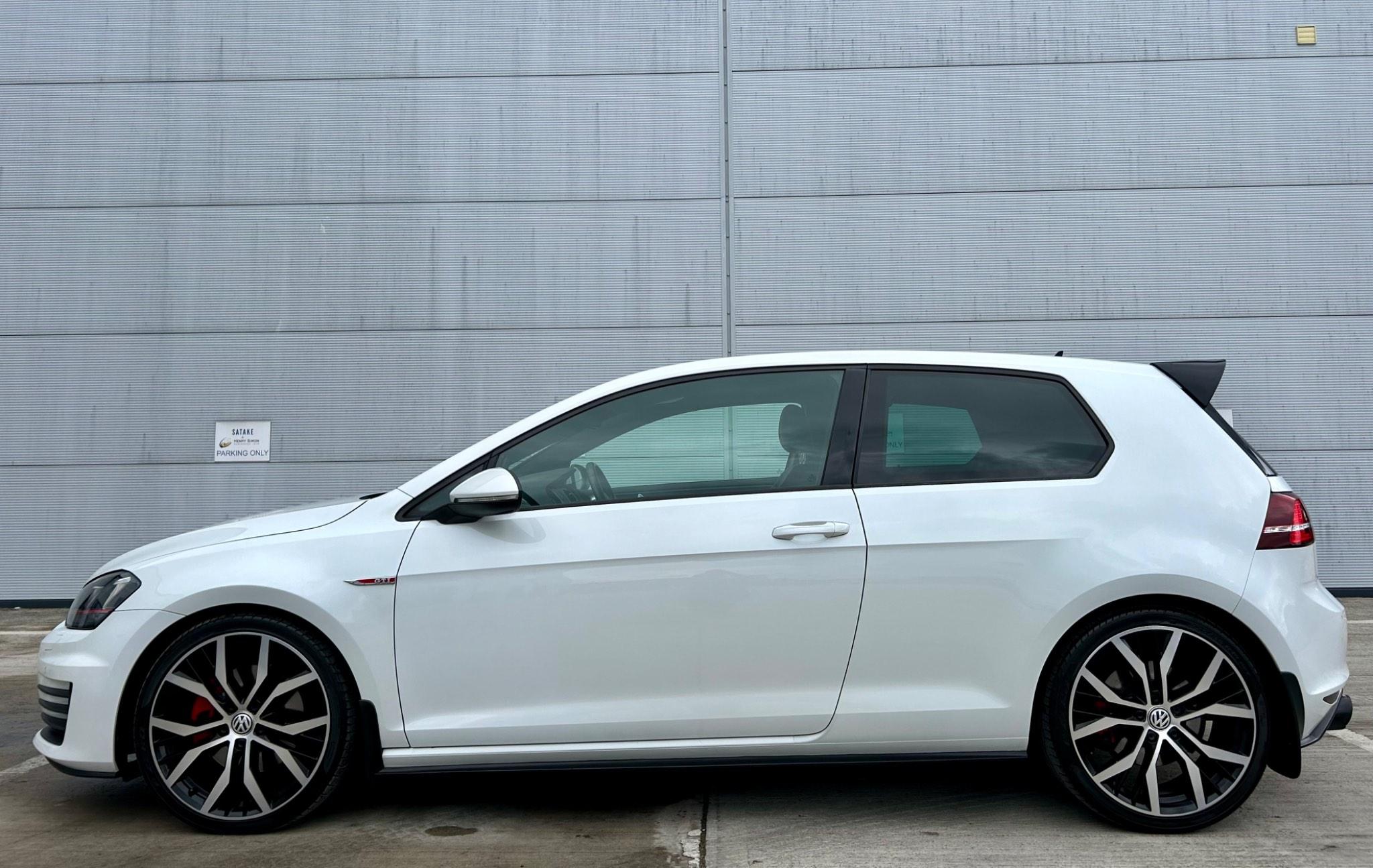 Volkswagen Golf view 7