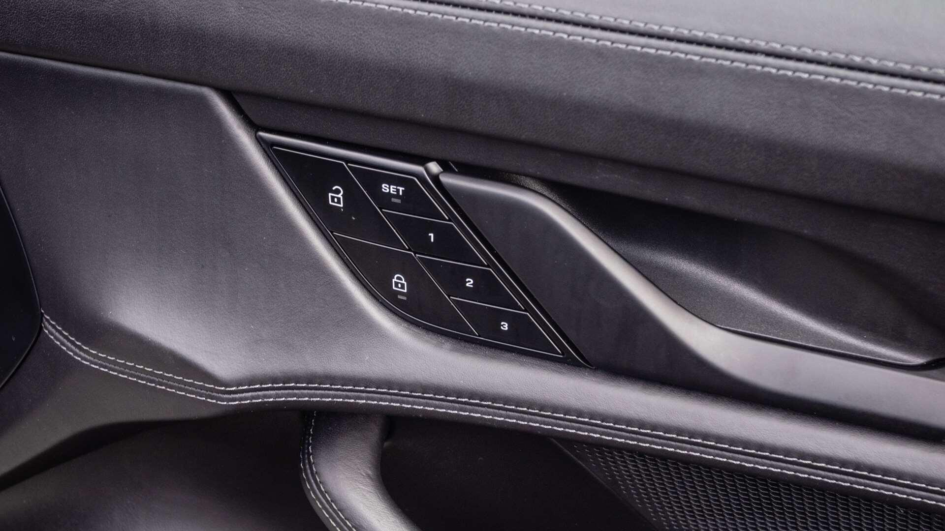 Porsche Taycan view 27