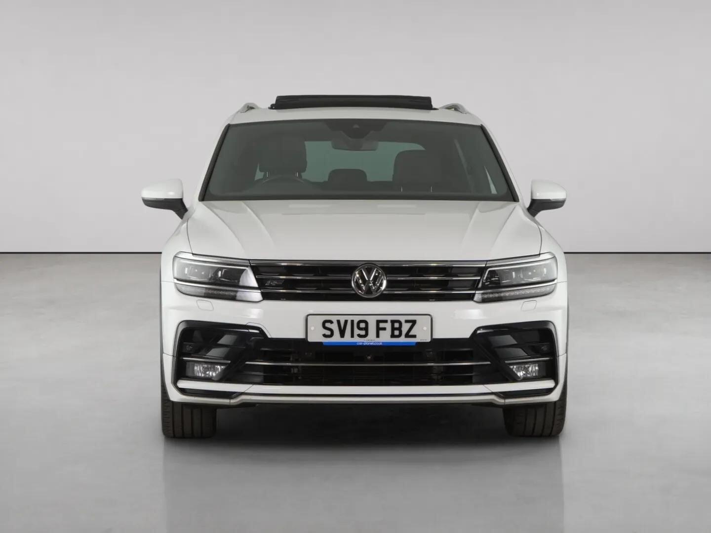 Volkswagen Tiguan view 5