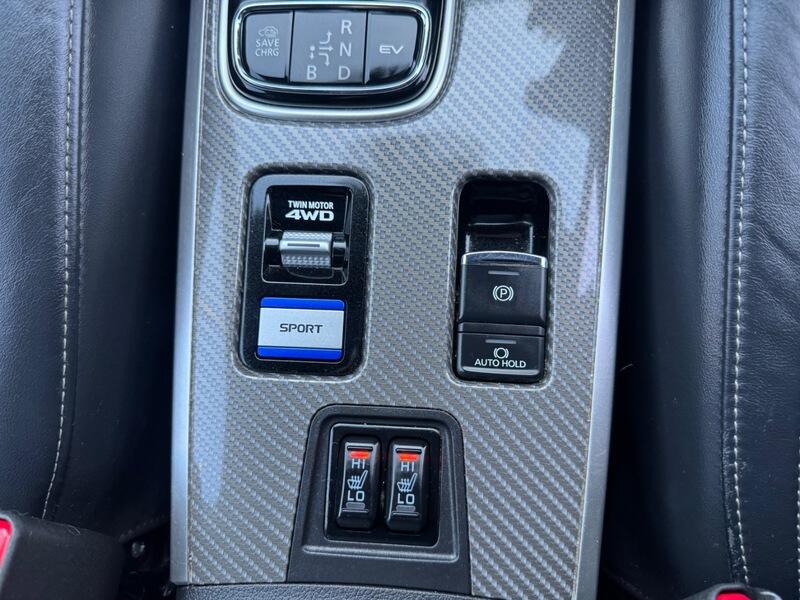 Mitsubishi Outlander view 28