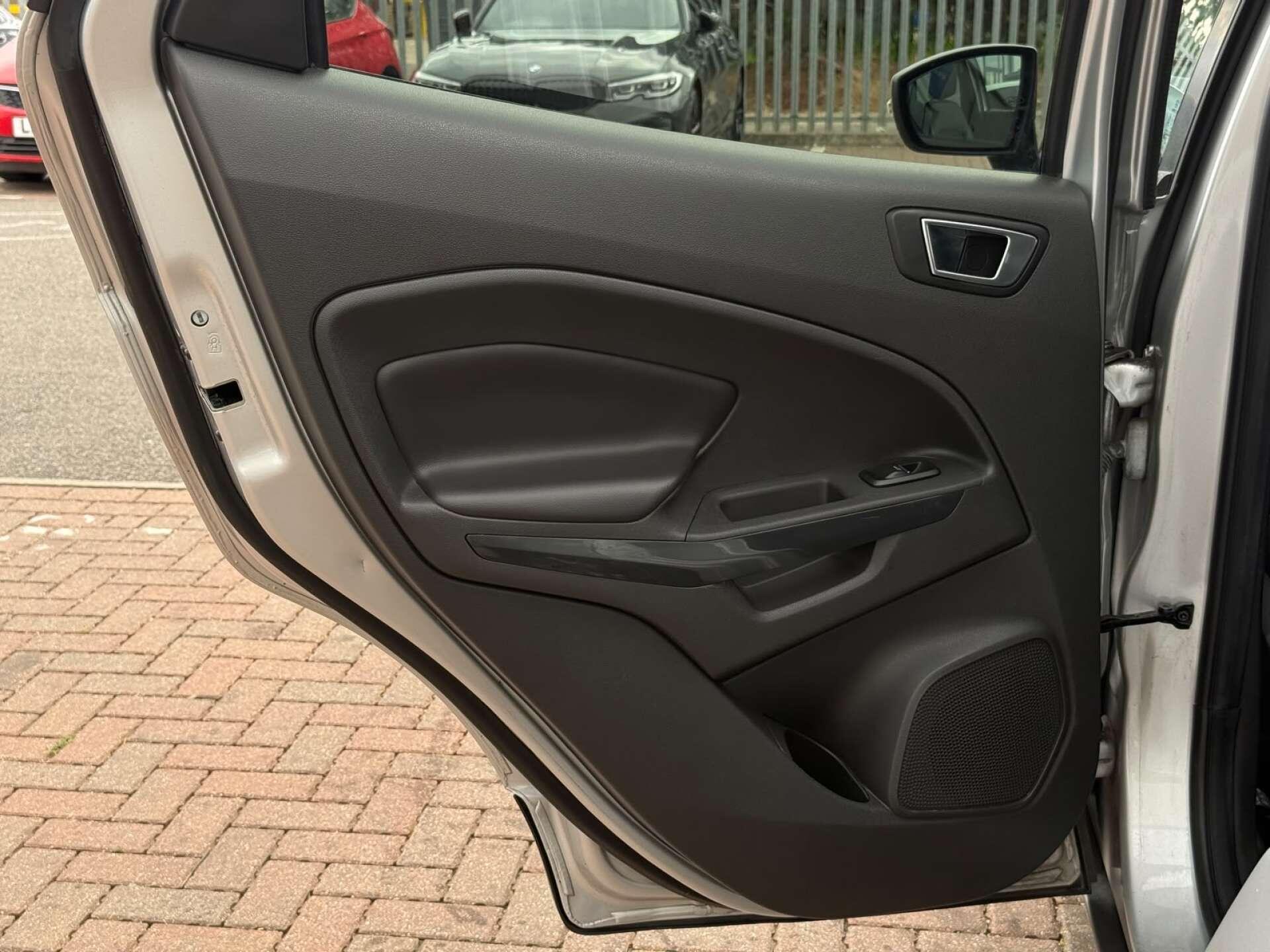 Ford Ecosport view 35