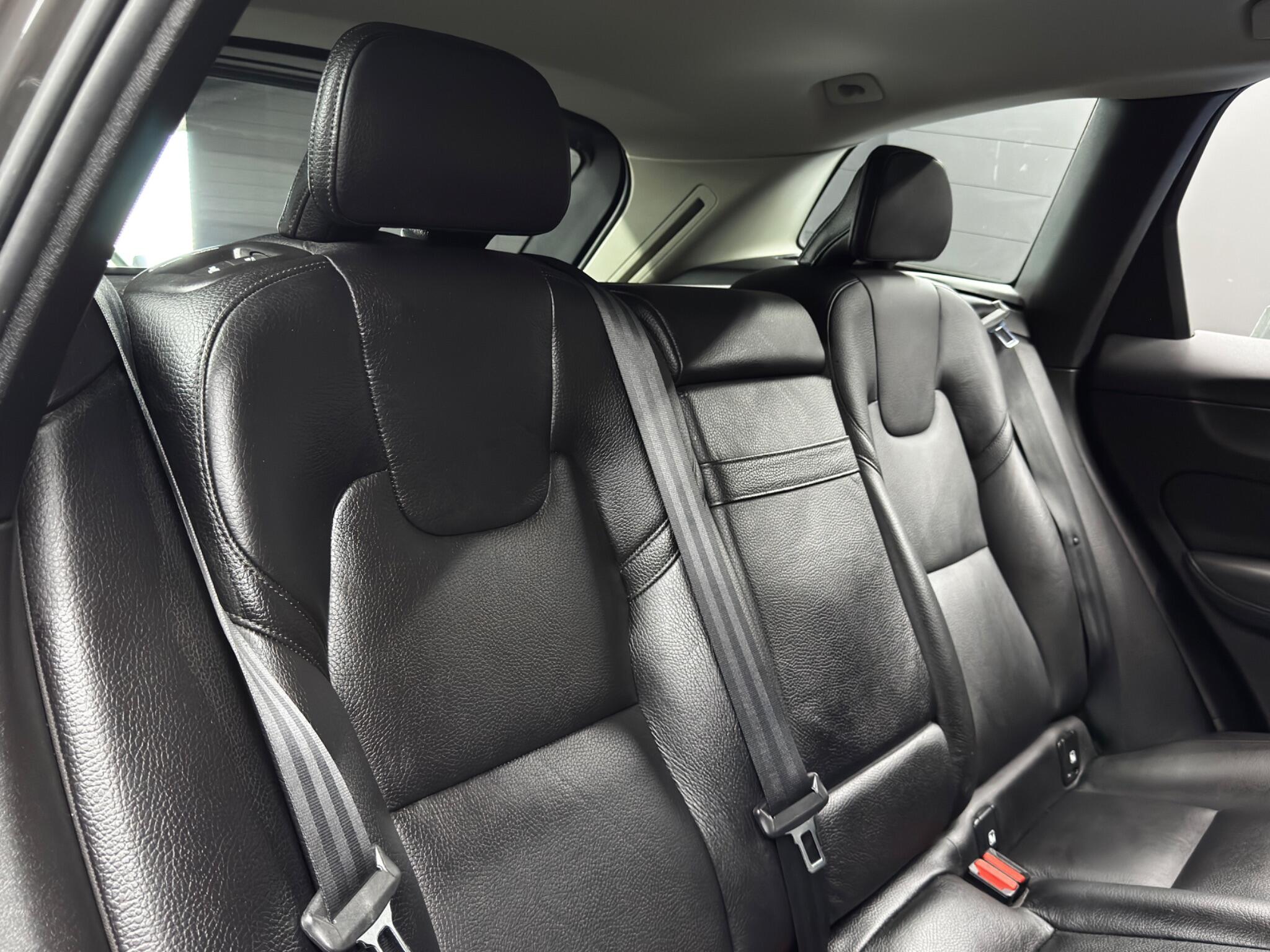 Volvo XC60 view 15