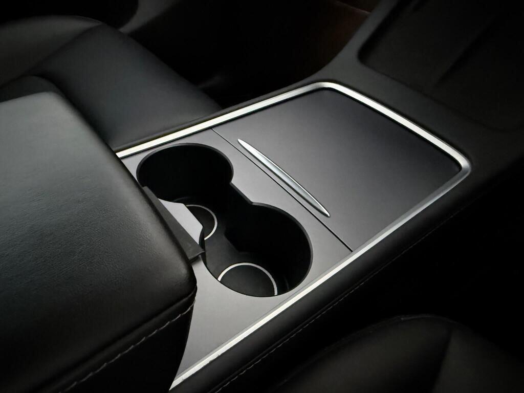 Tesla Model Y view 21