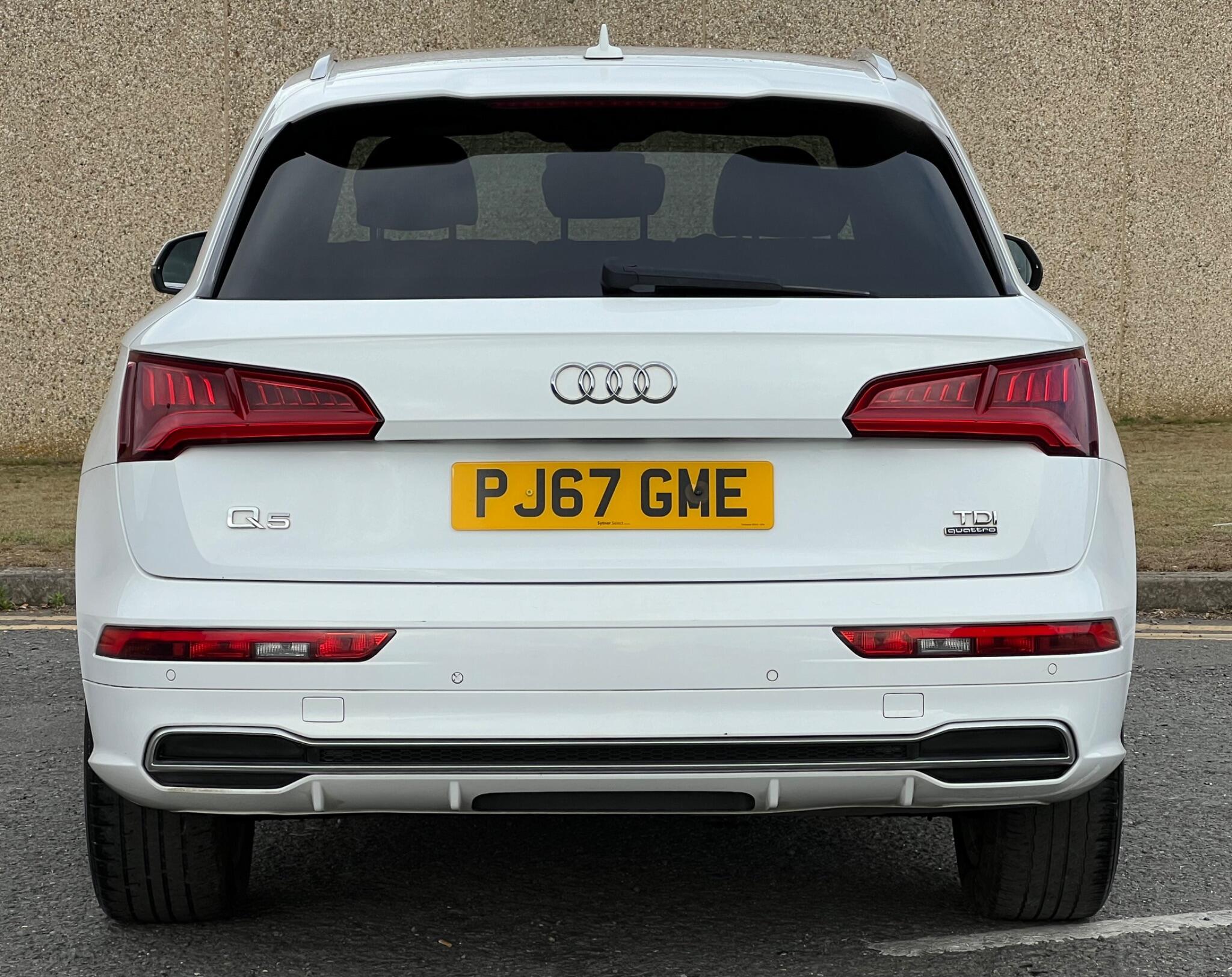 Audi Q5 view 6