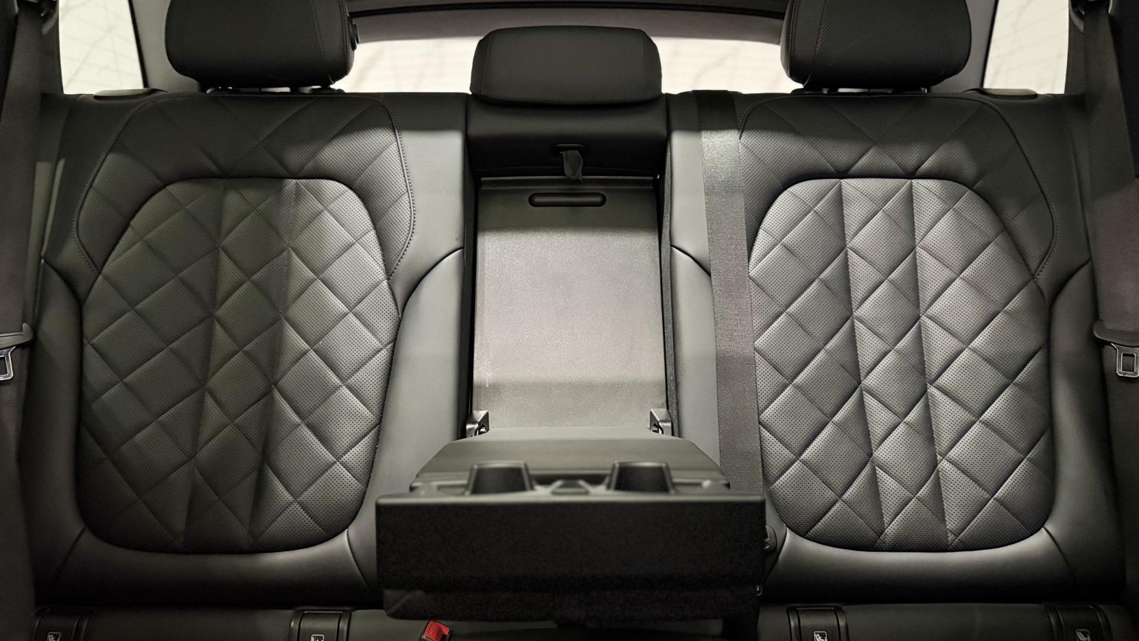 BMW X5 view 11