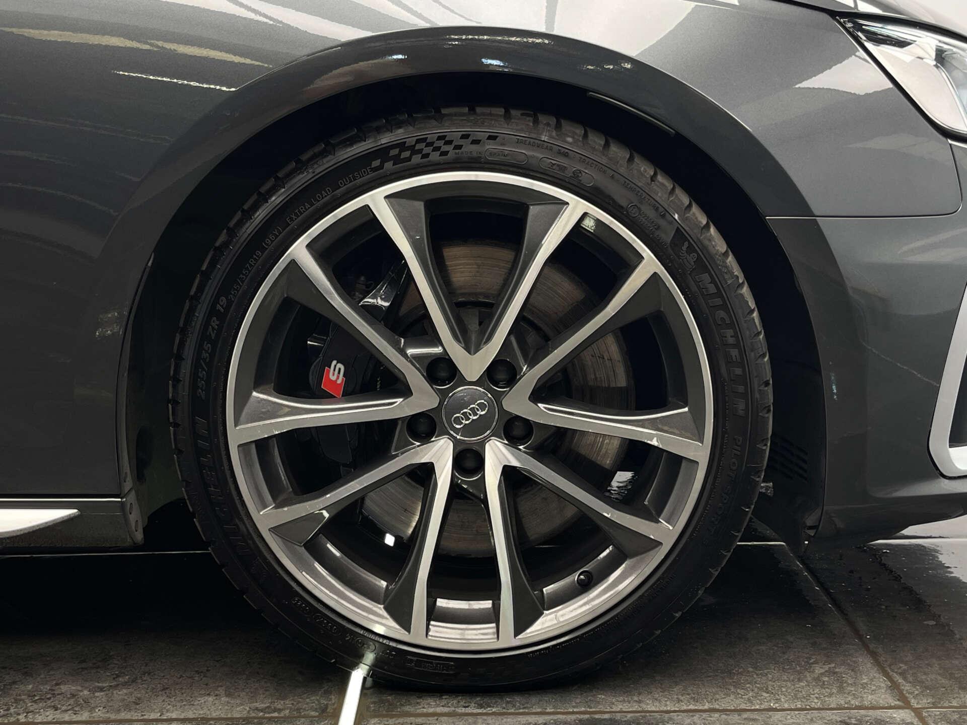 Audi S4 Avant view 29