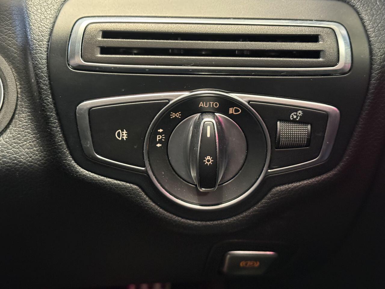 Mercedes-Benz C Class view 43