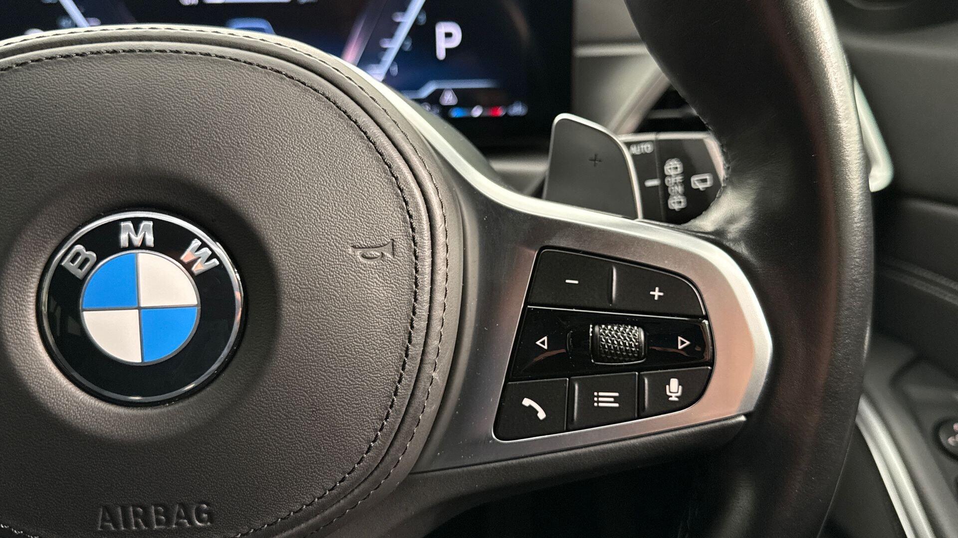 BMW 3 Series view 18
