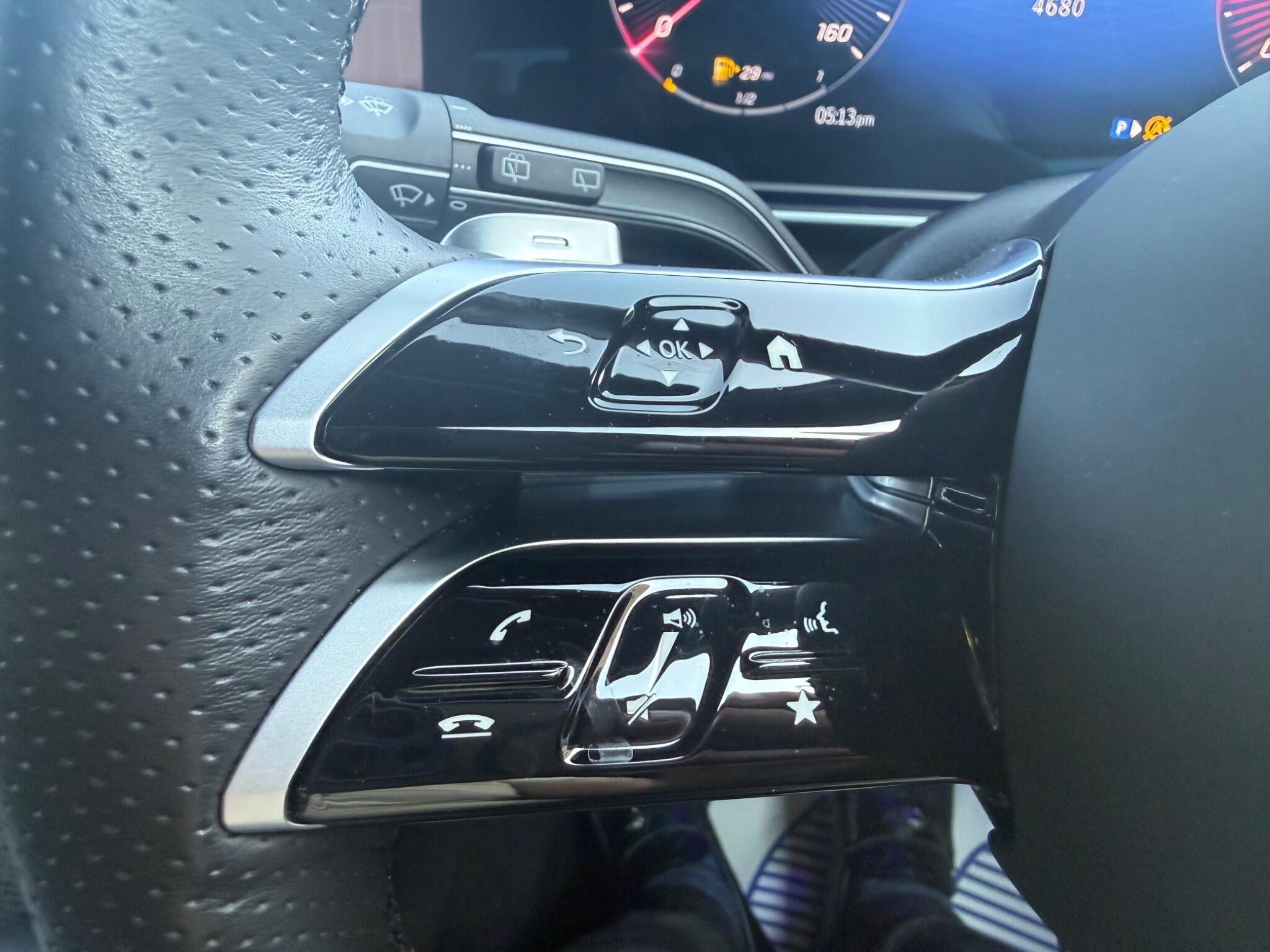 Mercedes-Benz GLS view 26
