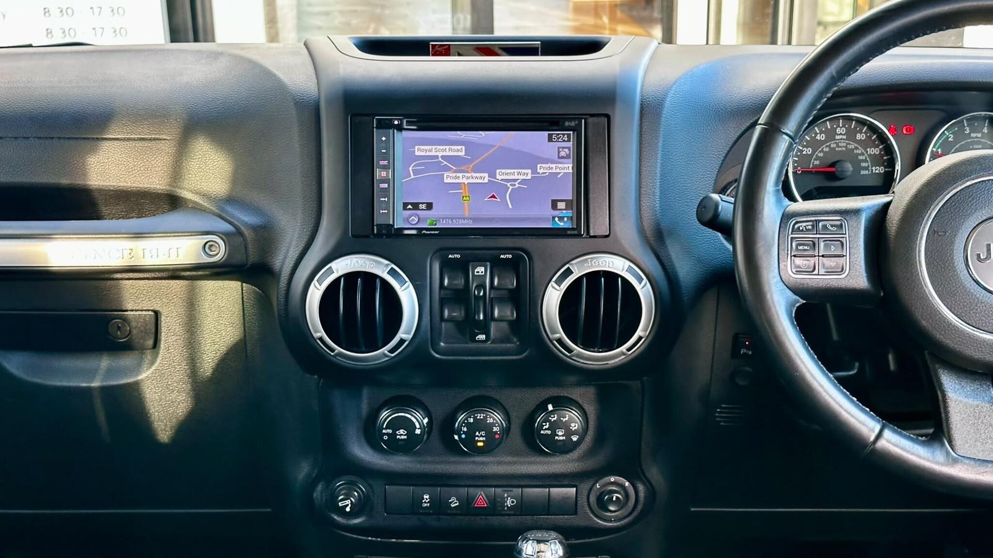 Jeep Wrangler view 35