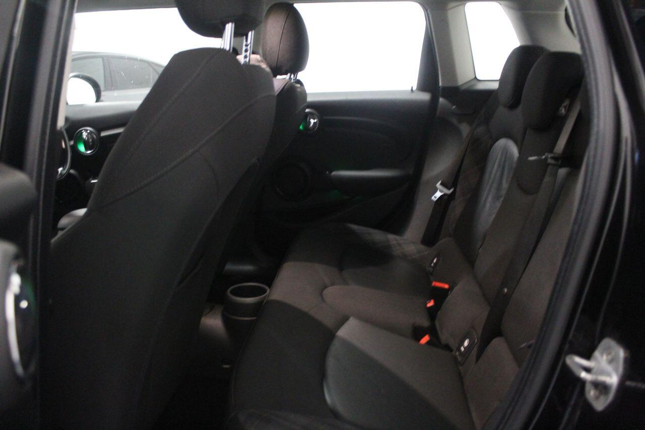 Mini Hatch view 51