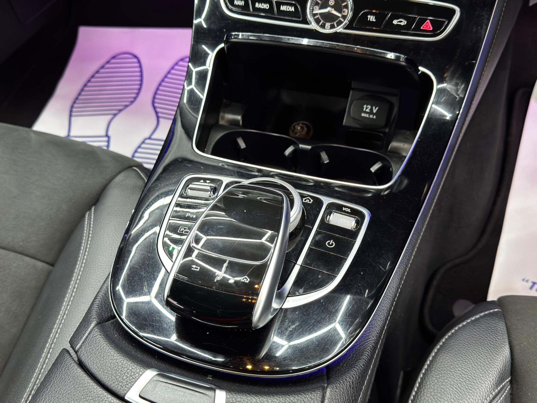 Mercedes-Benz E-Class view 27