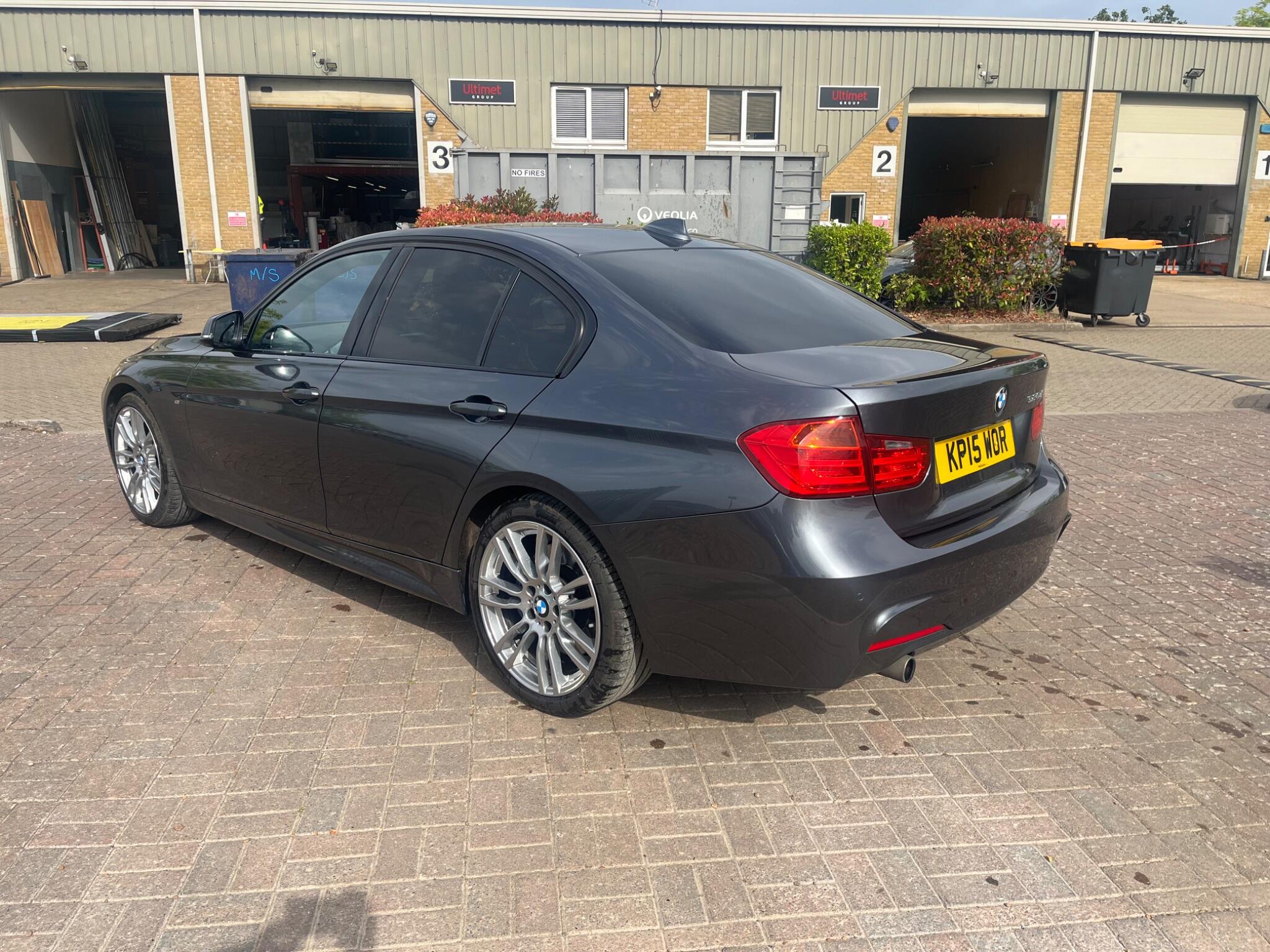 BMW 3 Series view 10