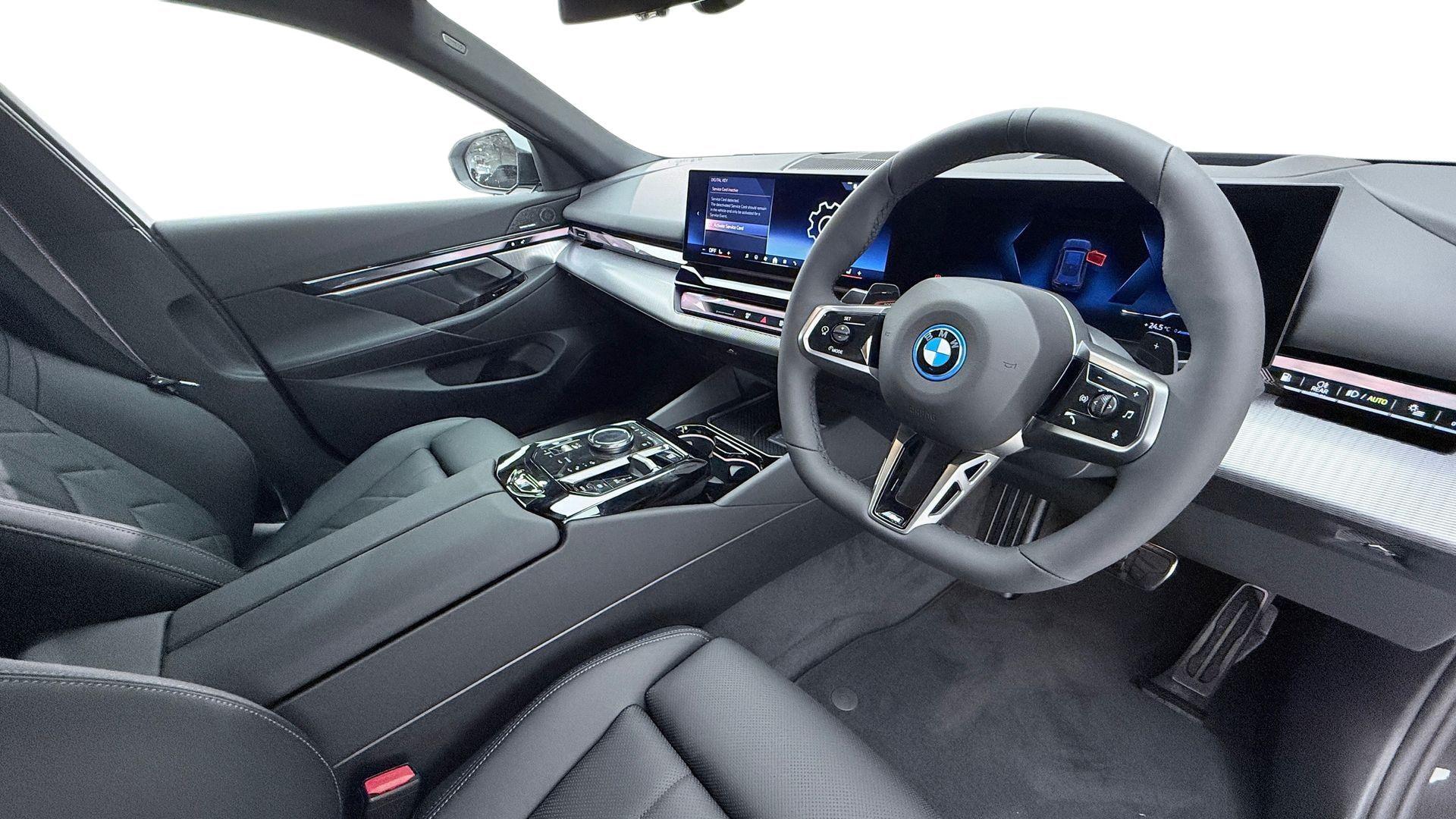 BMW 5 Series view 6