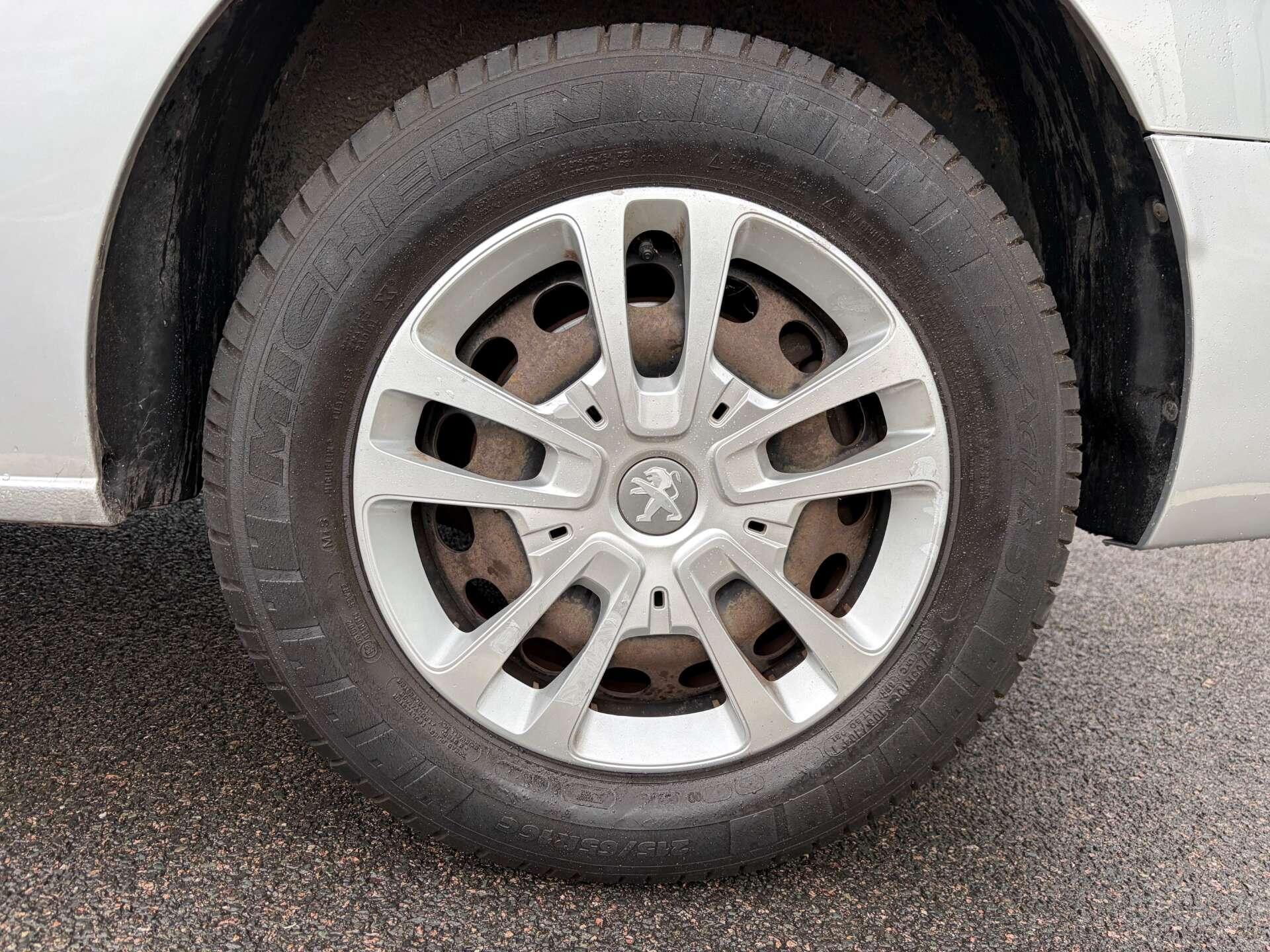 Peugeot Traveller view 11