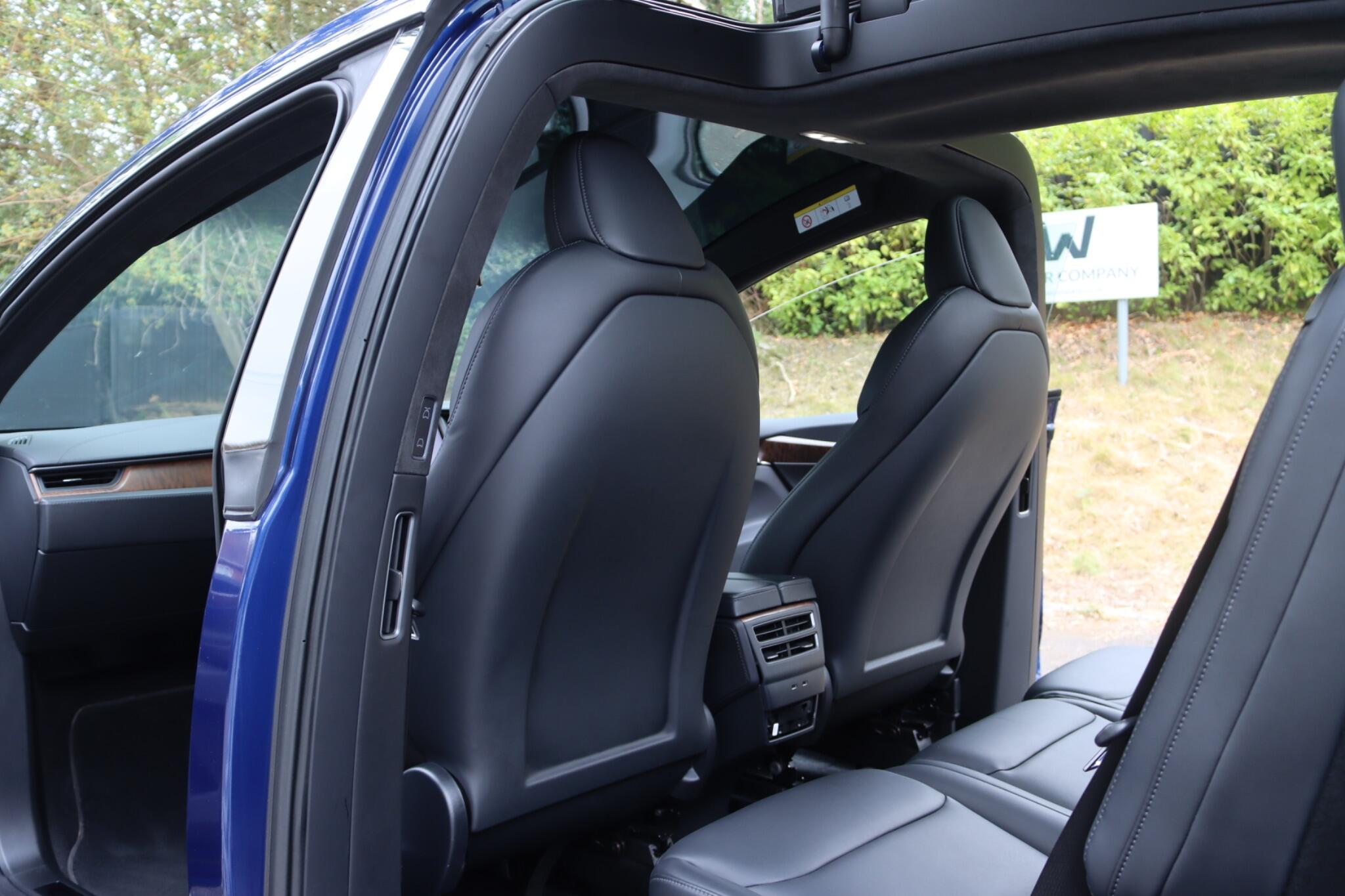 Tesla Model X view 28