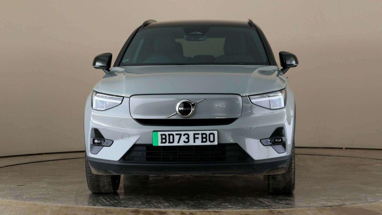Volvo XC40 view 11