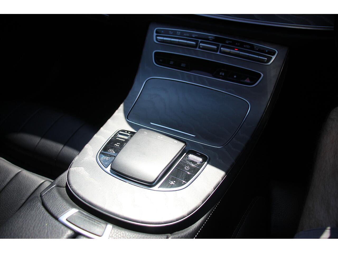 Mercedes-Benz E Class view 33
