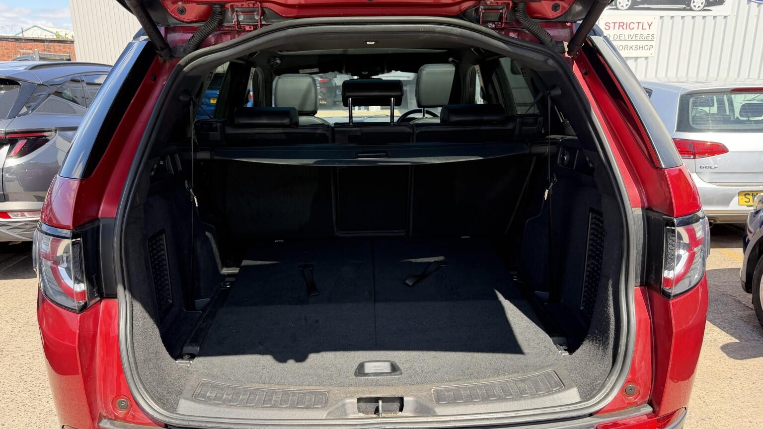 Land Rover Discovery Sport view 11