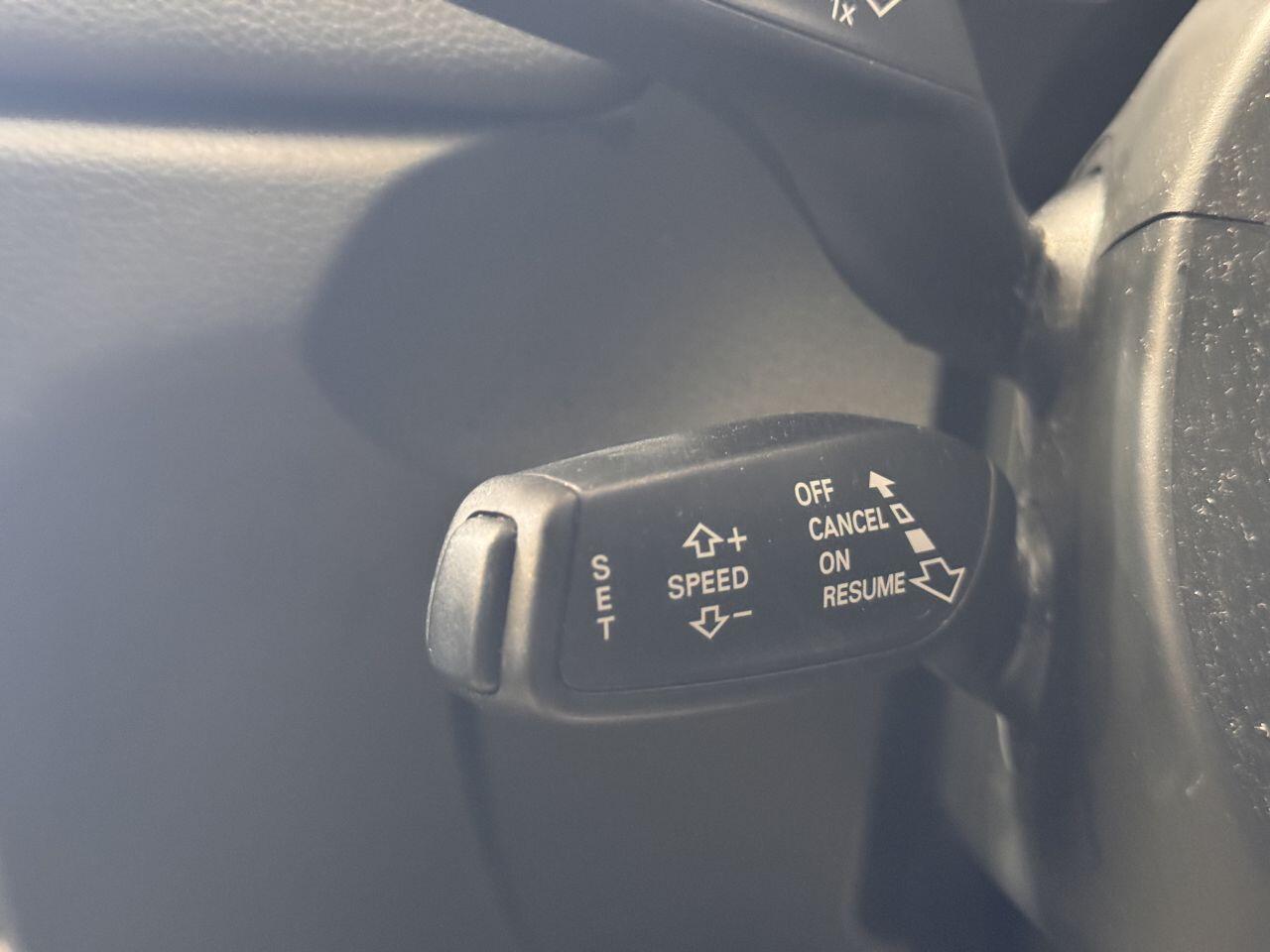 Audi Q3 view 39