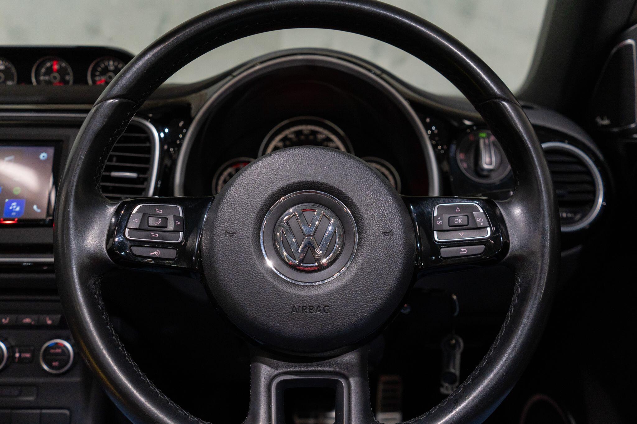 Volkswagen Beetle view 30