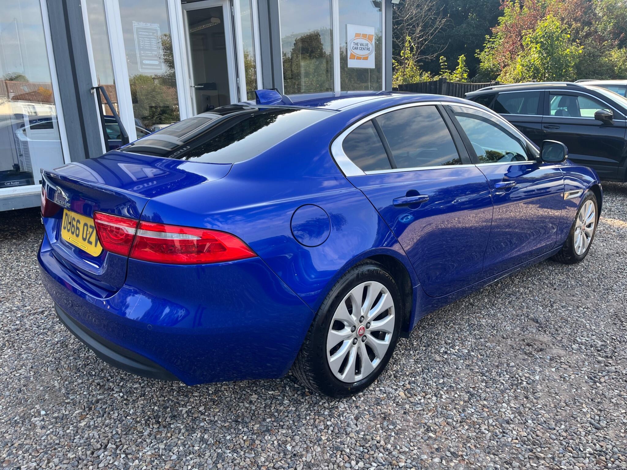 Jaguar XE view 4