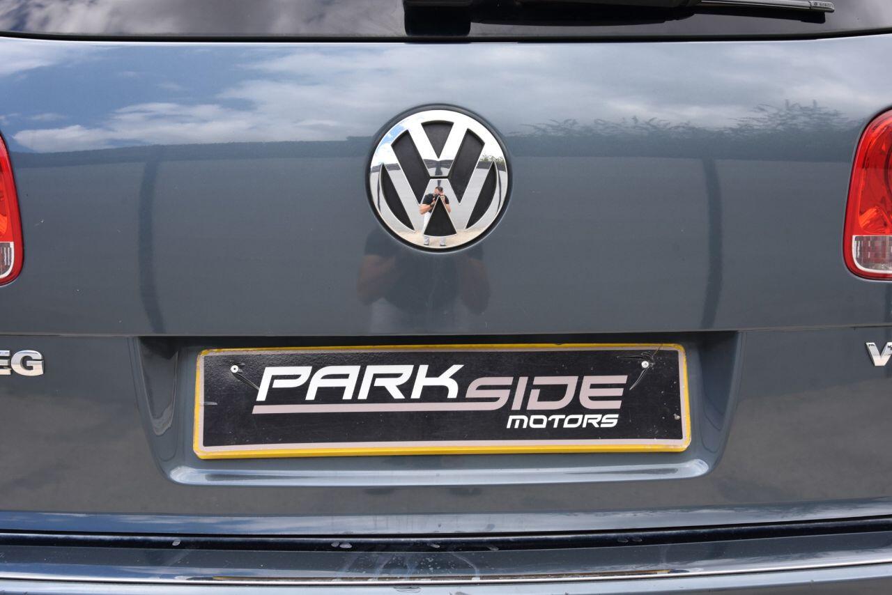 Volkswagen Touareg view 17