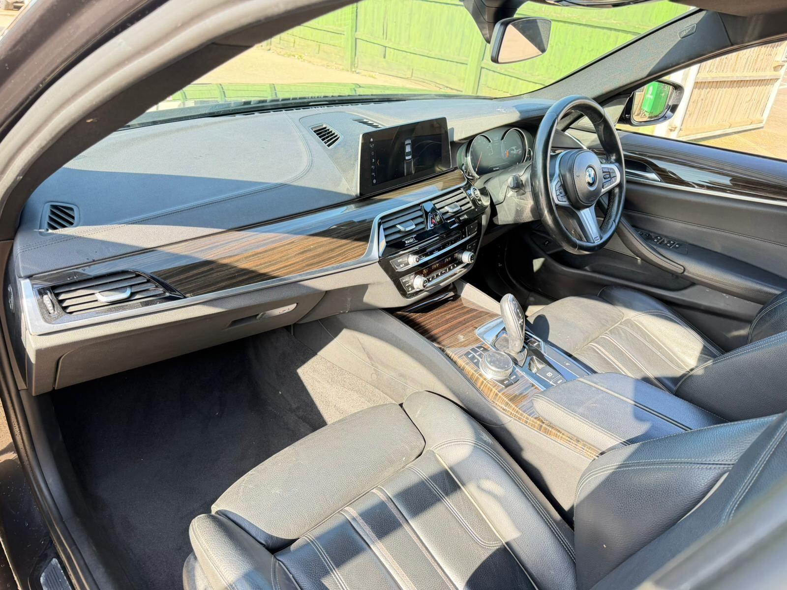 BMW 5 Series view 23