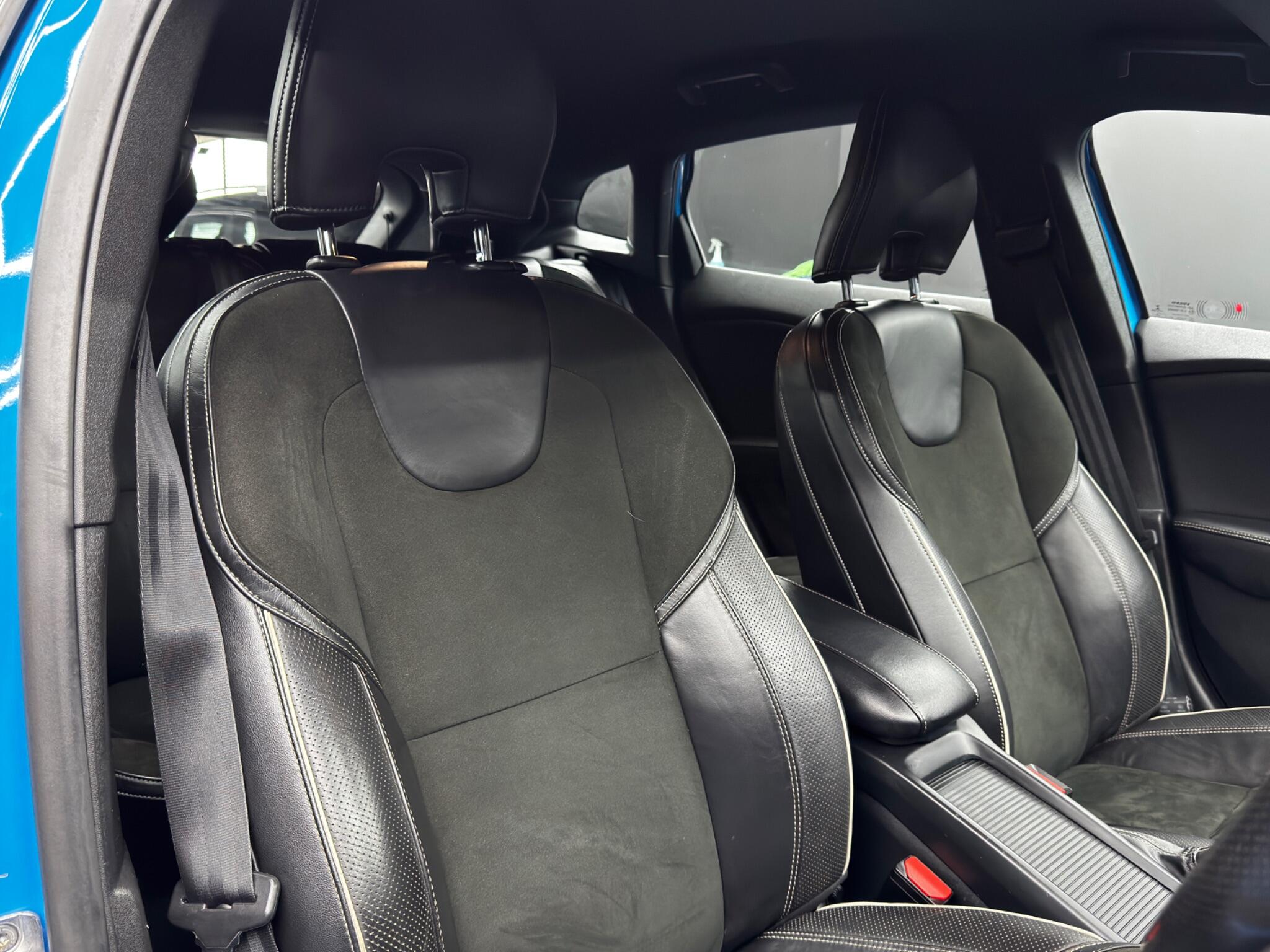 Volvo V40 view 12