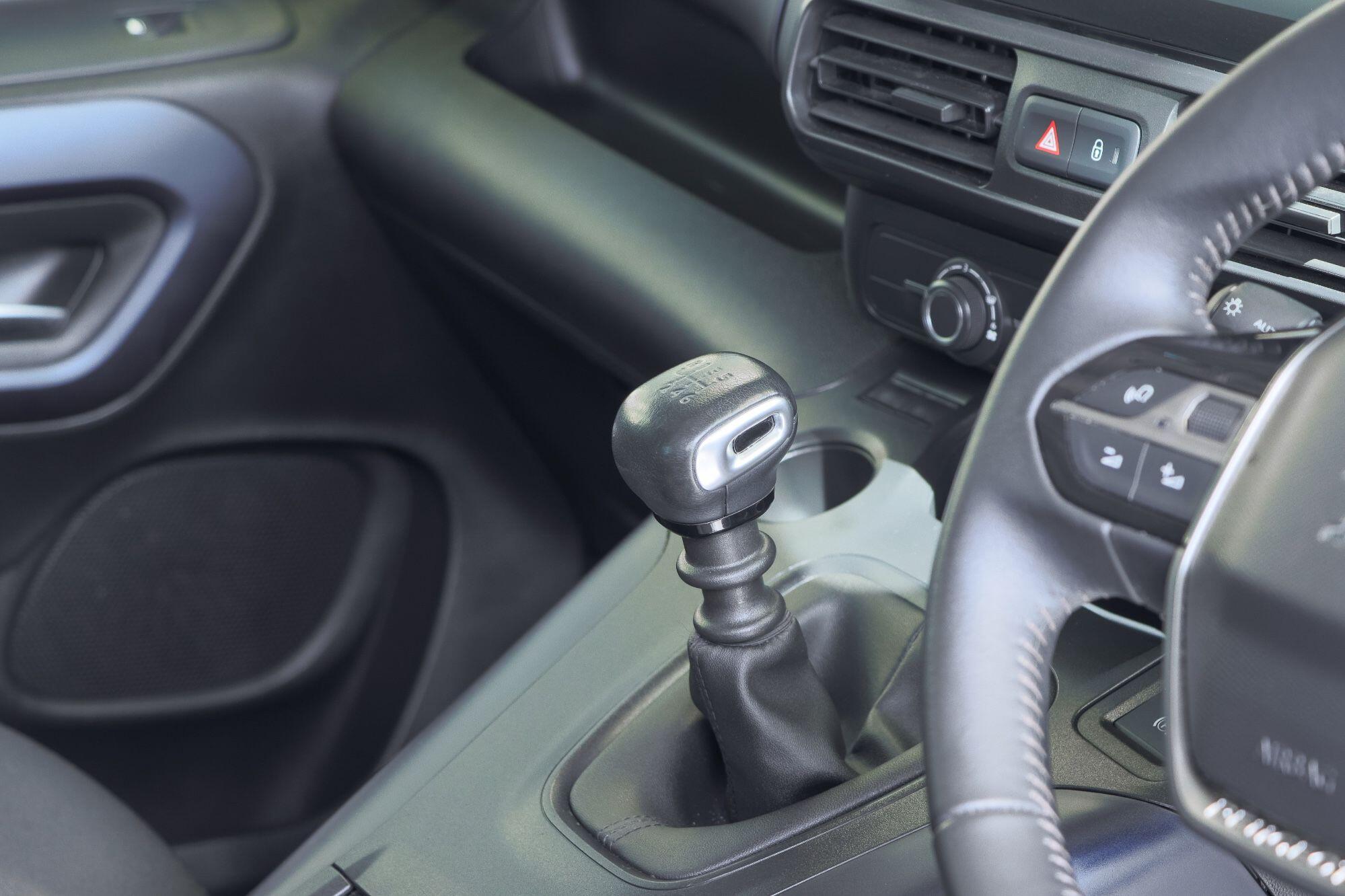 Peugeot Rifter view 13