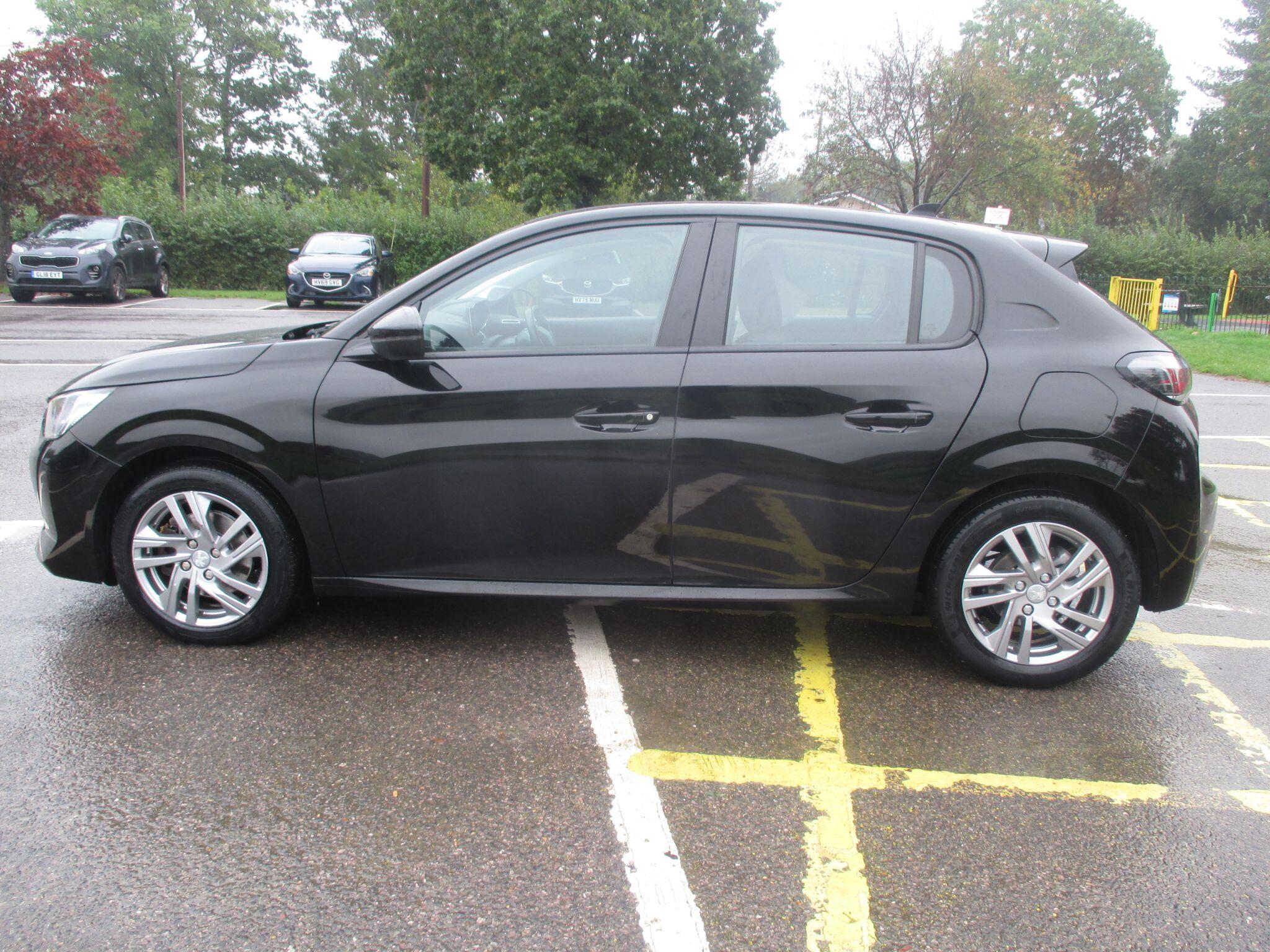 Peugeot 208 view 14