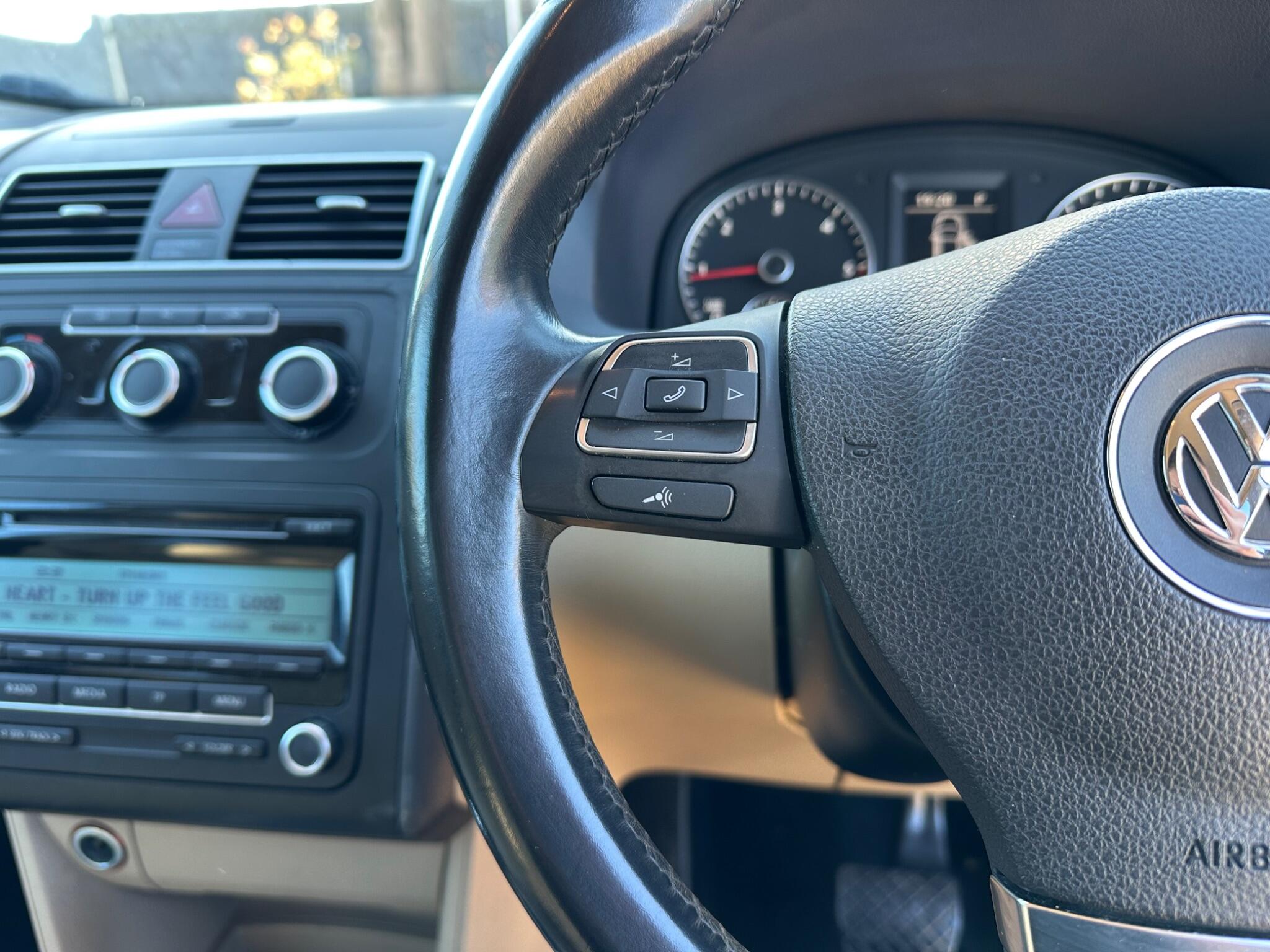 Volkswagen Touran view 11
