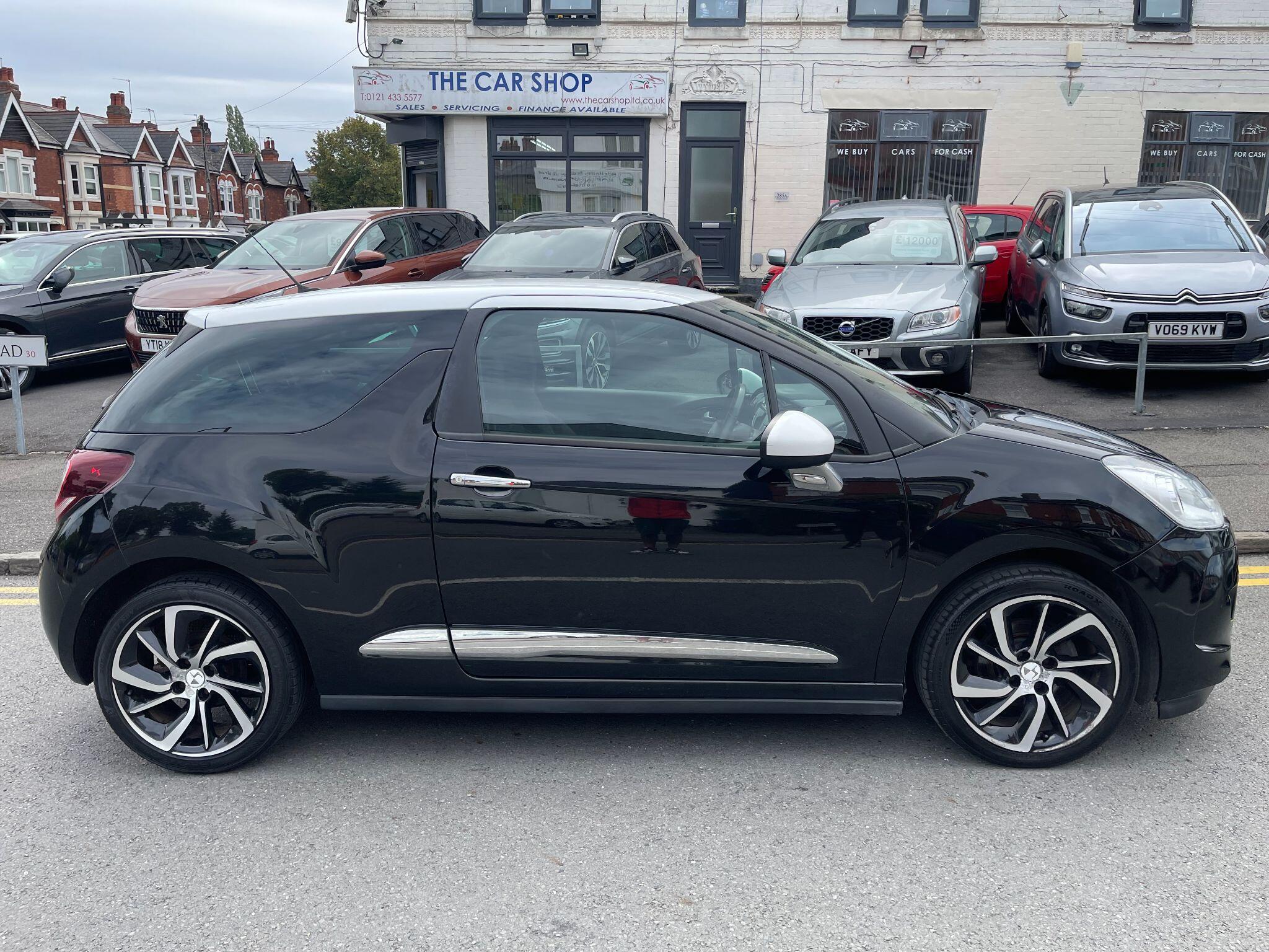 DS Automobiles DS 3 view 10