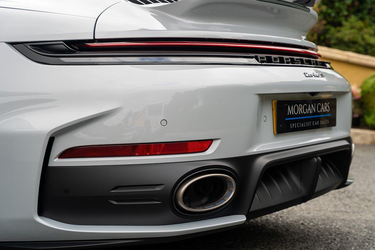 Porsche 911 view 14