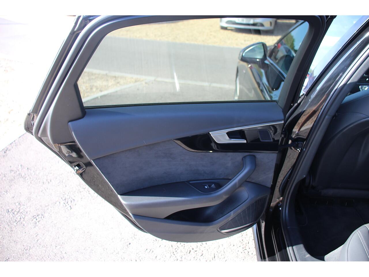 Audi A4 view 31